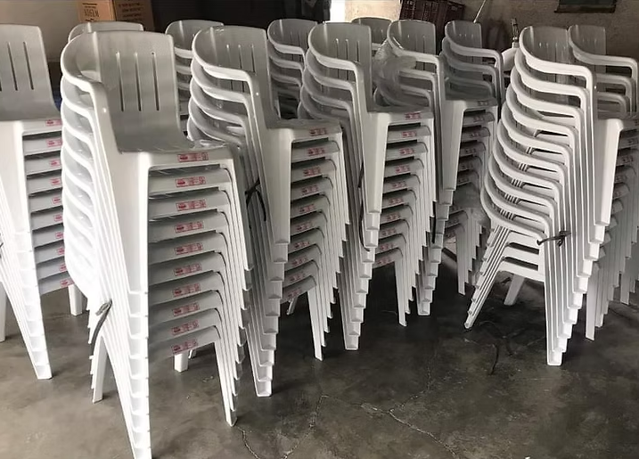 Plastic Chairs for sale